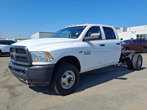Used 2018 RAM 3500 Tradesman image 3