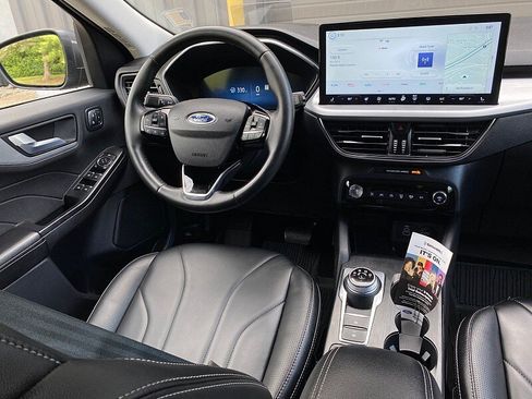 Certified 2025 Ford Escape Platinum w/ Premium Technology Package AWD/4WD image 20
