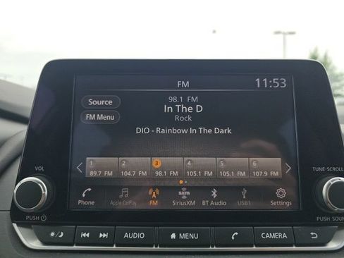 Used 2025 Nissan Rogue SV FWD image 35