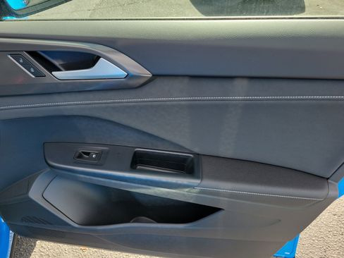 New 2026 Volkswagen Taos SE FWD image 8