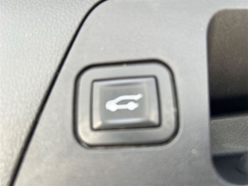 Used 2019 Buick Envision Premium w/ Driver Confidence Package AWD/4WD image 23