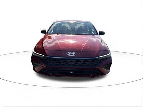 Certified 2025 Hyundai Elantra Sport image 8