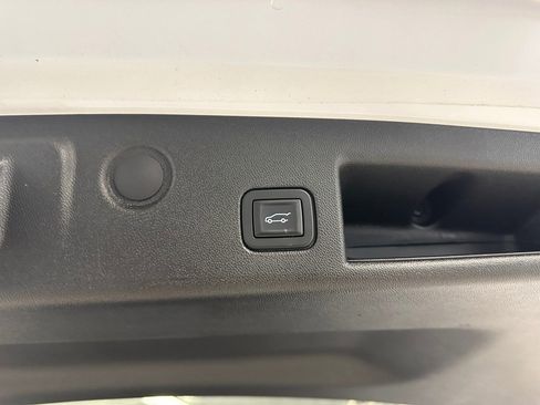 Used 2019 Chevrolet Equinox LT image 22