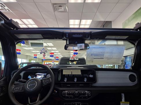 New 2025 Jeep Wrangler Unlimited Sport image 9