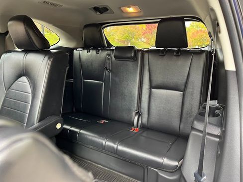 Used 2023 Toyota Highlander XLE image 43