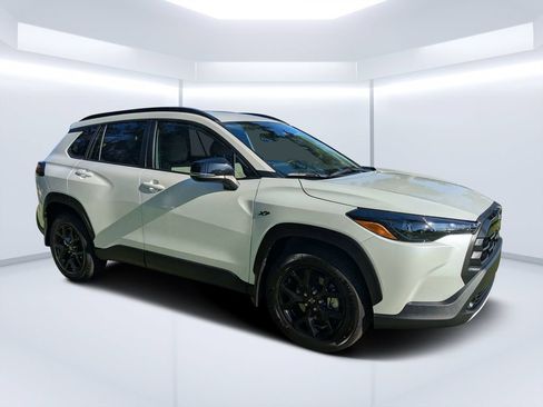 Used 2026 Toyota Corolla Cross LE FWD image 1
