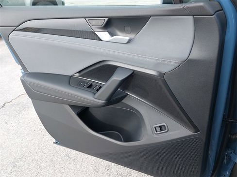 New 2026 Volkswagen Tiguan SE image 23