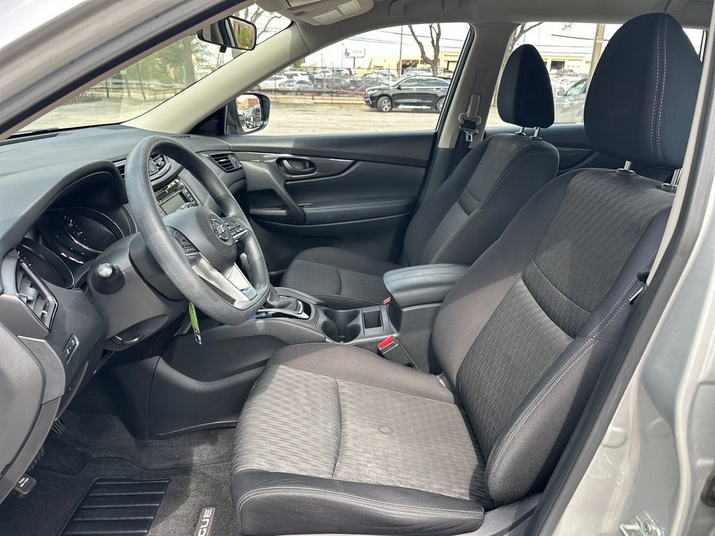Used 2020 Nissan Rogue S FWD image 11