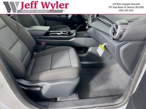 New 2026 Chevrolet Equinox LT FWD image 23