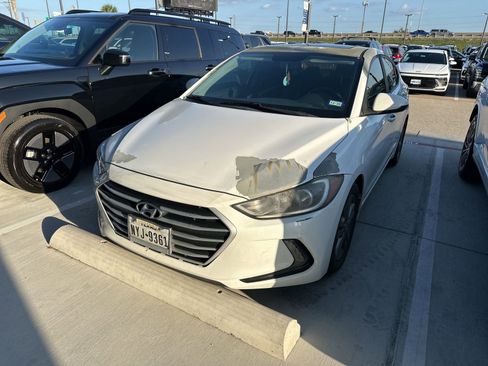 Used 2018 Hyundai Elantra Value Edition FWD image 2