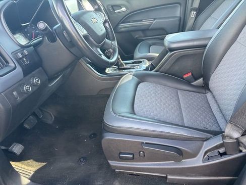 Used 2017 Chevrolet Colorado Z71 AWD/4WD image 14