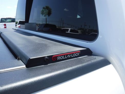 Used 2022 Nissan Titan S RWD image 6