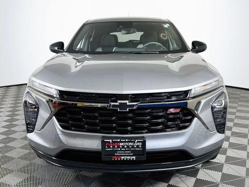 Used 2026 Chevrolet Trax RS w/ Driver Confidence Package FWD image 2
