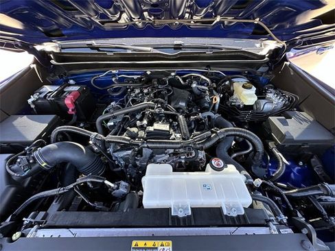Certified 2025 Toyota Tacoma SR5 image 28