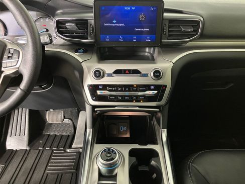 Certified 2021 Ford Explorer XLT w/ Equipment Group 202A image 28