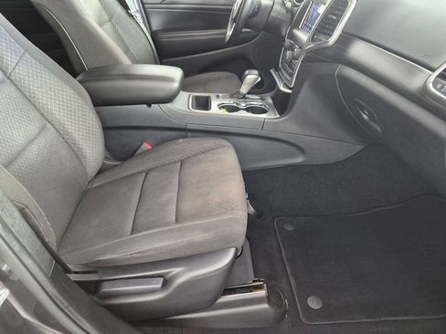 Used 2020 Jeep Grand Cherokee Laredo RWD image 31