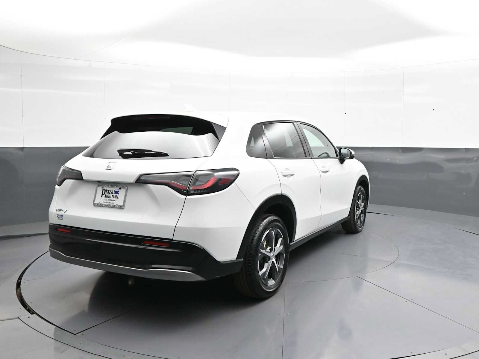 Certified 2023 Honda HR-V EX-L image 5