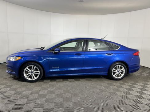 Used 2018 Ford Fusion S FWD image 2