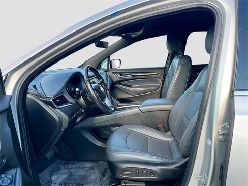 Used 2022 Buick Enclave Premium image 22