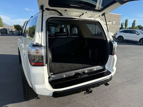 Used 2019 Toyota 4Runner TRD Off-Road AWD/4WD image 13