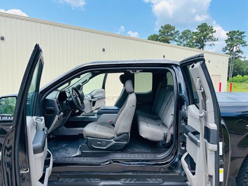Used 2018 Ford F150 XLT w/ Equipment Group 301A Mid image 33