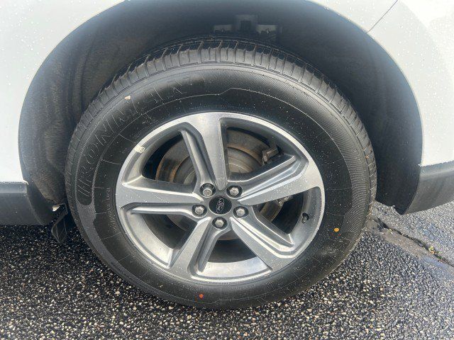 Used 2023 Ford Edge SEL AWD/4WD image 9