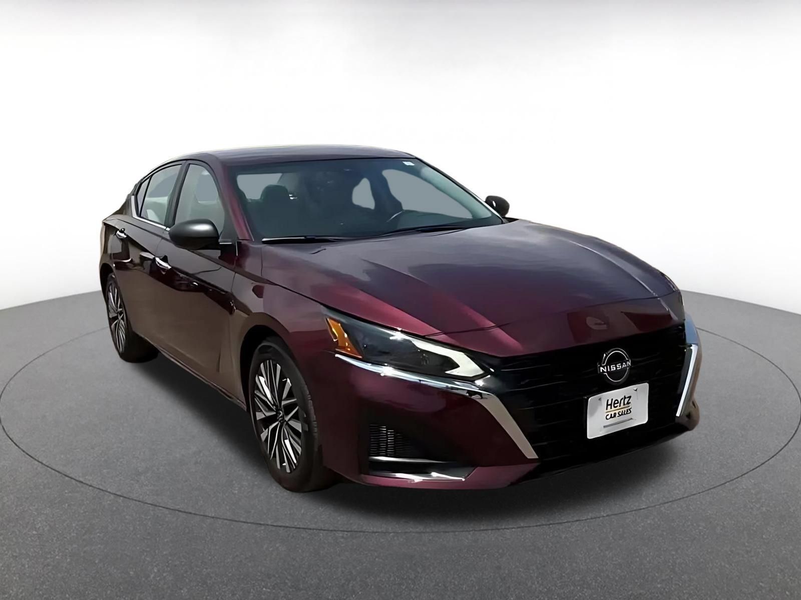 Used 2025 Nissan Altima 2.5 SV FWD image 3