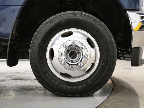 Used 2017 Ford F350 Lariat w/ Chrome Package image 36