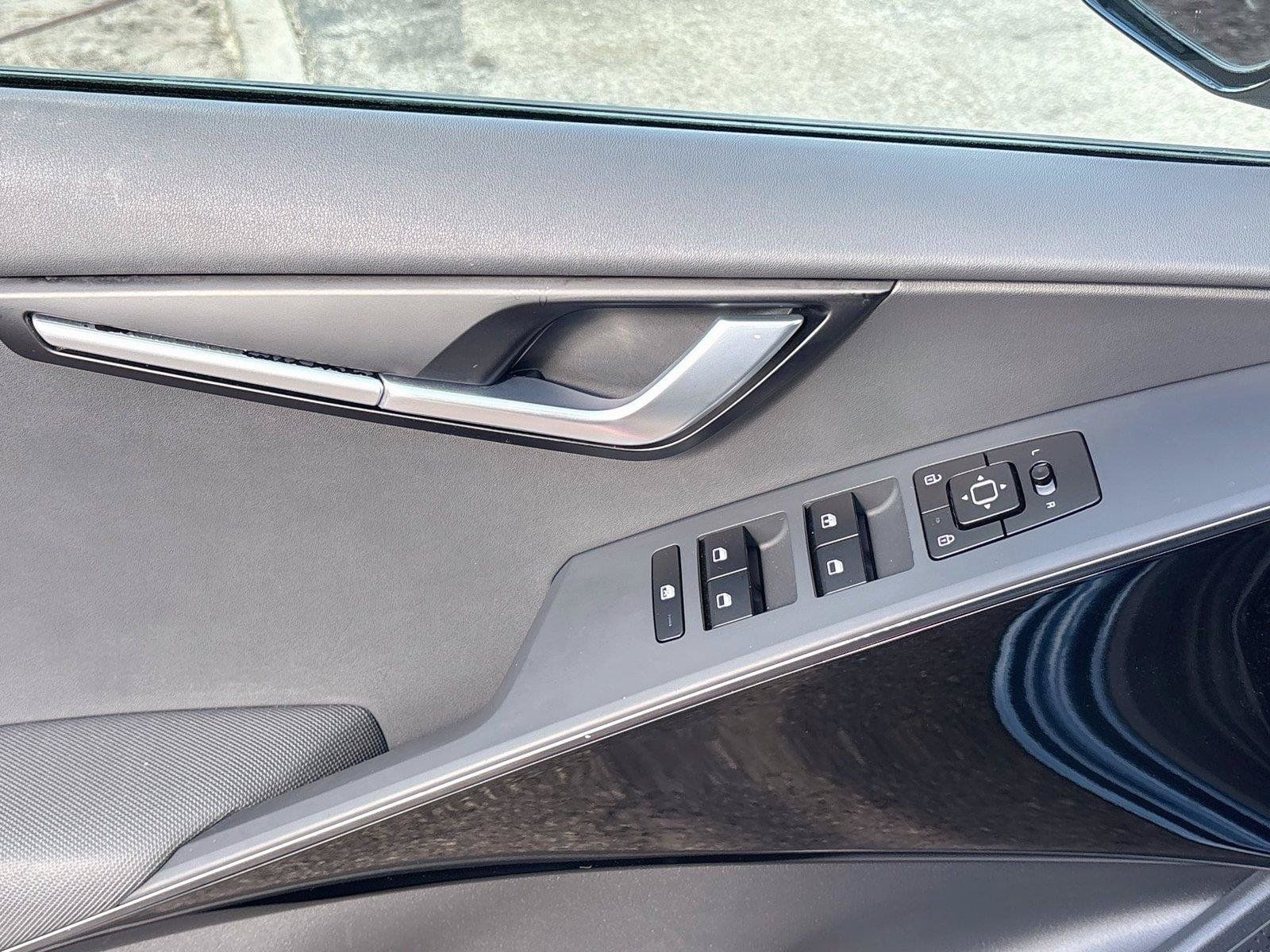 Used 2024 Kia Niro Wind FWD image 18