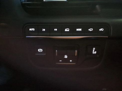 Used 2023 Cadillac Escalade ESV Premium Luxury w/ LPO, Radiant Package AWD/4WD image 28