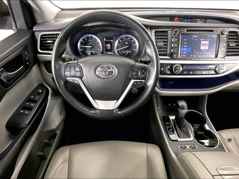Used 2019 Toyota Highlander Limited image 7