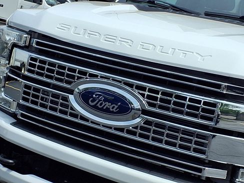Used 2018 Ford F550 4x4 Regular Cab Super Duty image 26