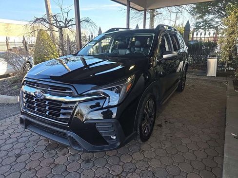 Used 2023 Subaru Ascent Limited w/ Technology Package image 2