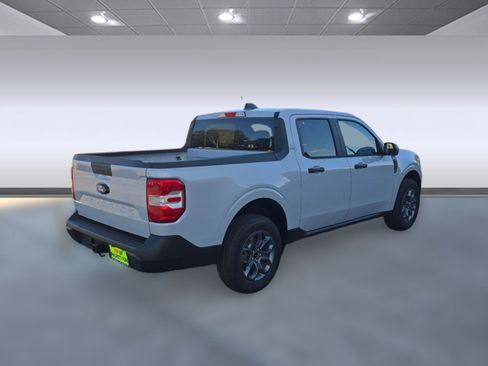 New 2025 Ford Maverick XLT image 9