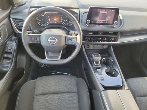 Certified 2025 Nissan Rogue SV FWD image 20