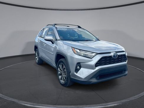 Used 2022 Toyota RAV4 XLE Premium AWD/4WD image 10