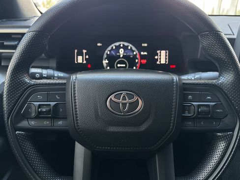 Used 2025 Toyota Tacoma SR5 AWD/4WD image 23