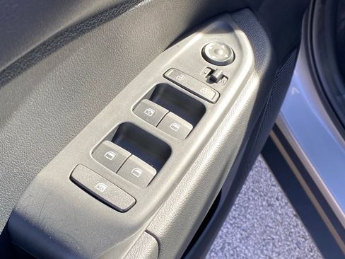 New 2026 Hyundai Venue SEL FWD image 12