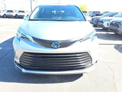 New 2025 Toyota Sienna XLE