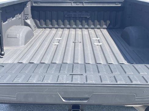 Used 2024 GMC Sierra 2500 AT4 w/ AT4 Premium Plus Package AWD/4WD image 13