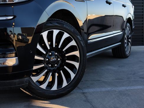 Used 2024 Lincoln Navigator Black Label image 12