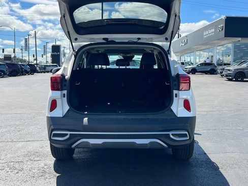Used 2021 Kia Seltos EX AWD/4WD image 8