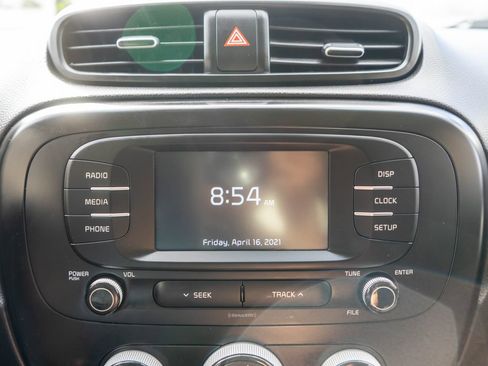 Used 2019 Kia Soul FWD image 21