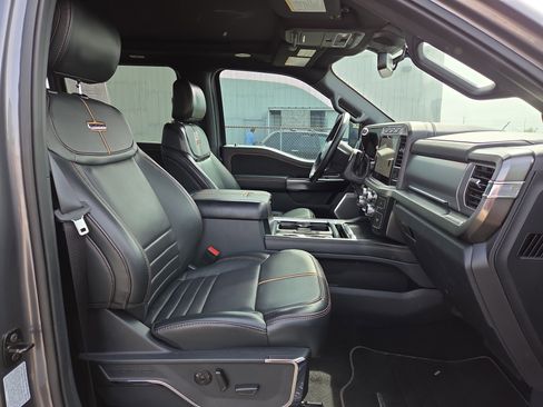 Used 2024 Ford F250 Platinum image 16