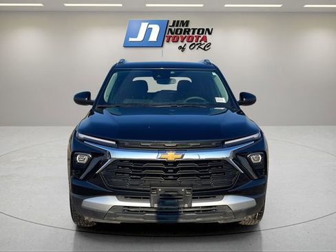 Used 2025 Chevrolet TrailBlazer LT image 2