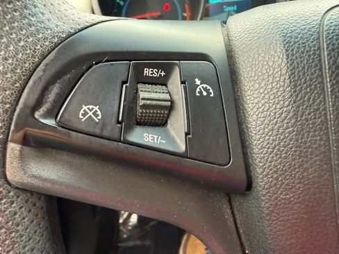 Used 2015 Chevrolet Cruze LT FWD image 12