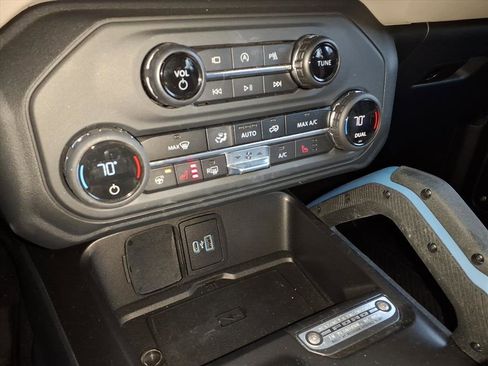 Used 2023 Ford Bronco Wildtrak image 21