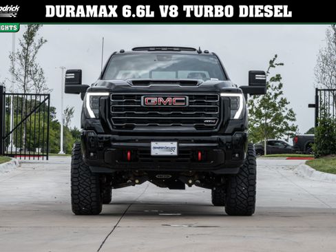 Used 2026 GMC Sierra 2500 AT4 w/ Technology Package AWD/4WD image 5