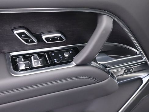 New 2026 Land Rover Range Rover SE image 23