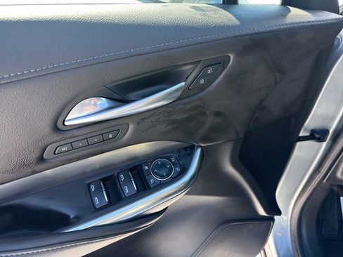 Used 2025 Cadillac XT4 Premium Luxury image 12